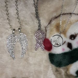 🖤3 necklace bundle